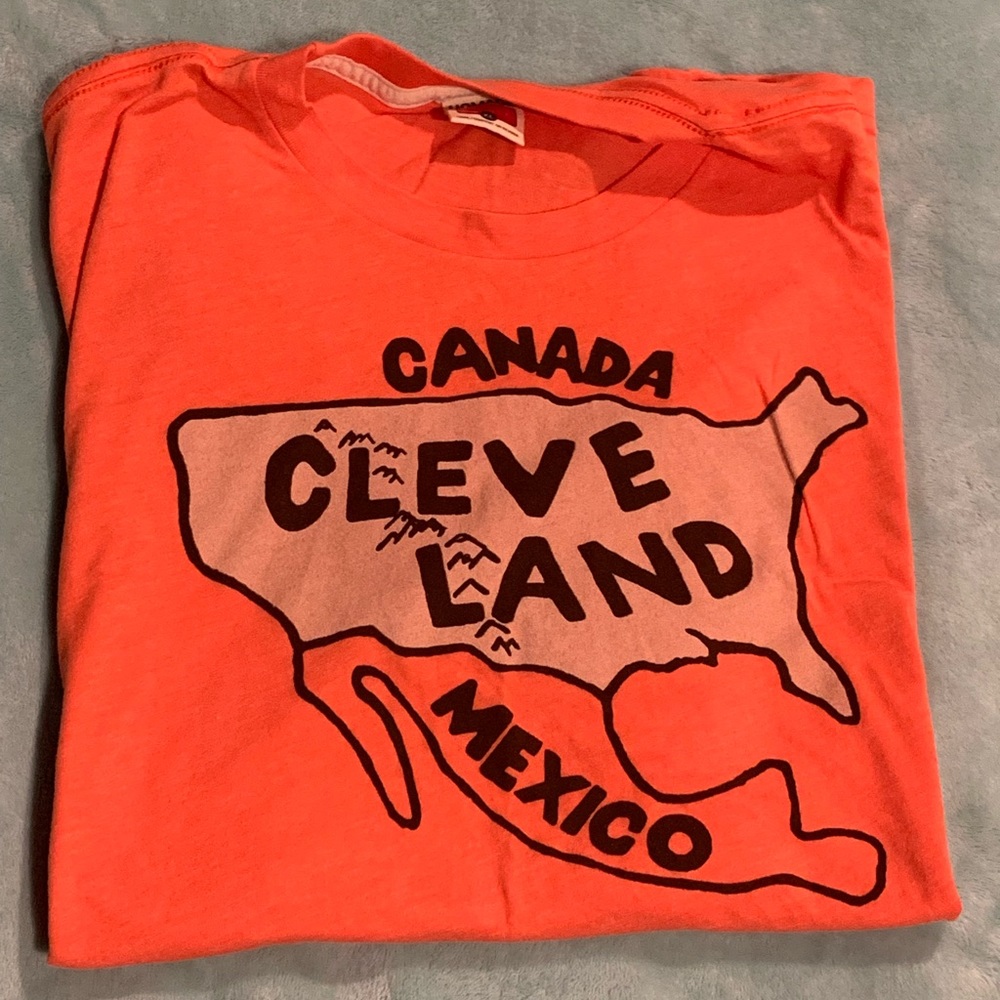 Gently Used Homage Men’s XL CLE Nation shirt.